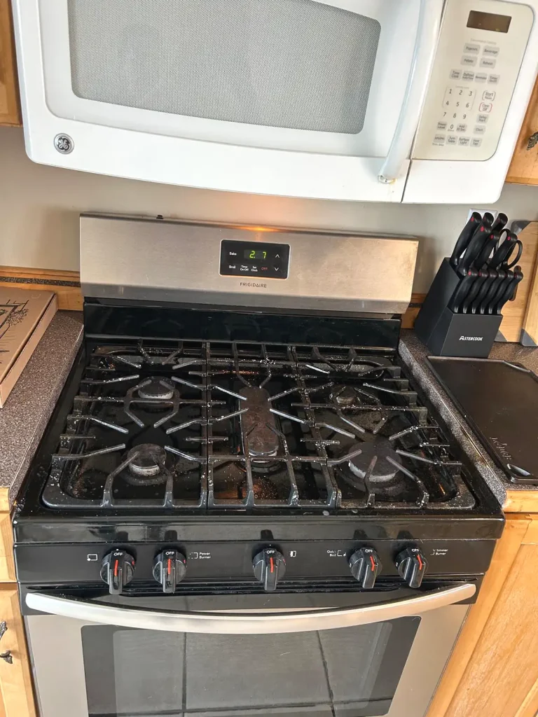 House Cleaning Gloucester And Surrounding Areas - stove - After cleaning